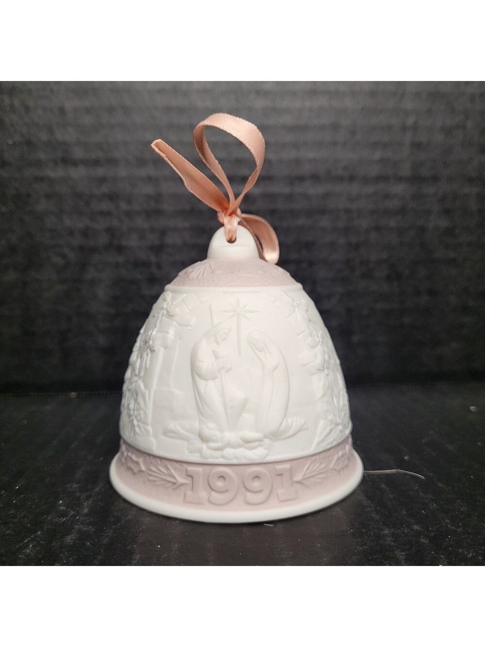 1991 Lladro Campanita Navidad 1.991 Christmas Bell with Pink and White #5803 - Picture 1 of 10